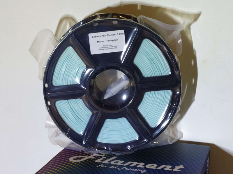 Load image into Gallery viewer, Открийте магията на Nature3D 1.75mm 1kg PLA филамент в цвят "HoneyDew". С този филамент в ръцете си, вие имате възможността да създадете нещо уникално и вълнуващо.