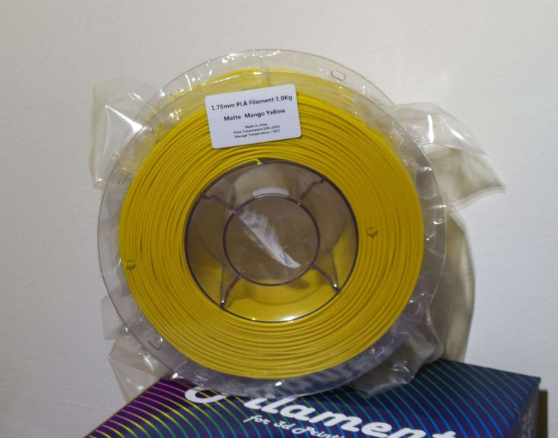 Load image into Gallery viewer, Опитайте Nature3D PLA филамент в нюанс "Манго Мат" за вдъхновяващи творчески проекти